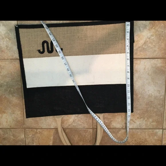 Stylish Black and Tan Satchel - Picture 7 of 8